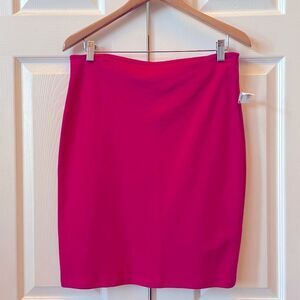 FUCHSIA PENCIL SKIRT WITH BACK ZIPPER SIZE LARGE NWT